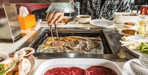 自助吃烤肉爆料视频,揭秘自助烤肉店的火爆现场